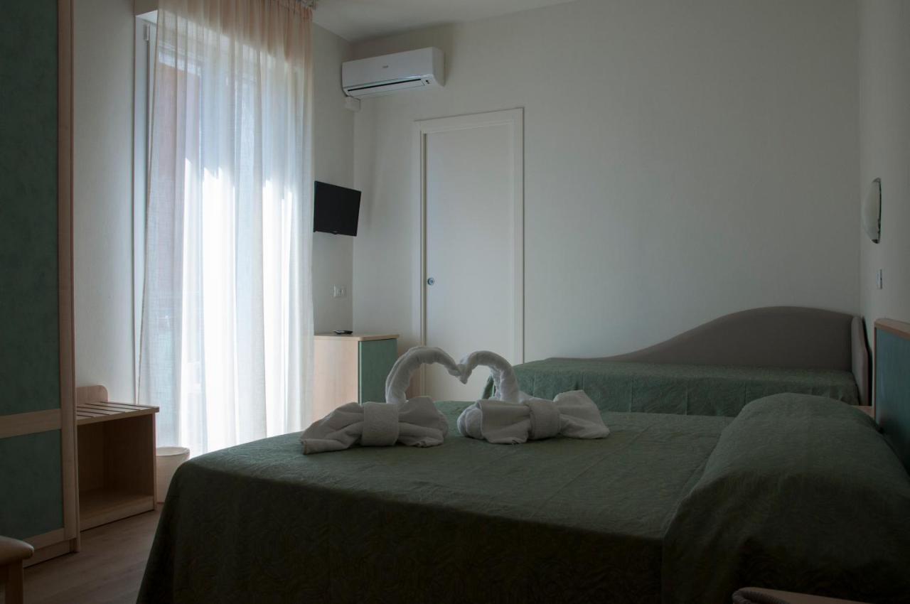 Hotel Ondina E Milazzo Cervia Ngoại thất bức ảnh