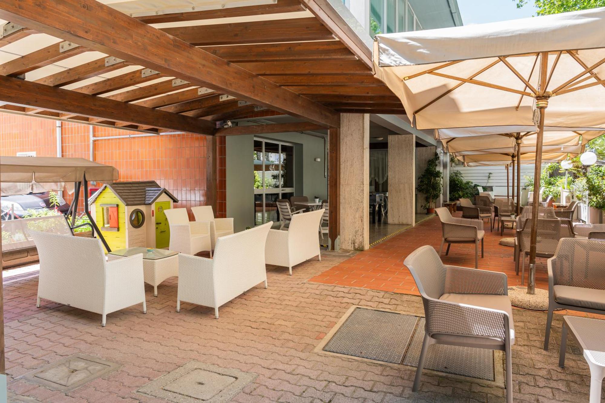 Hotel Ondina E Milazzo Cervia Ngoại thất bức ảnh