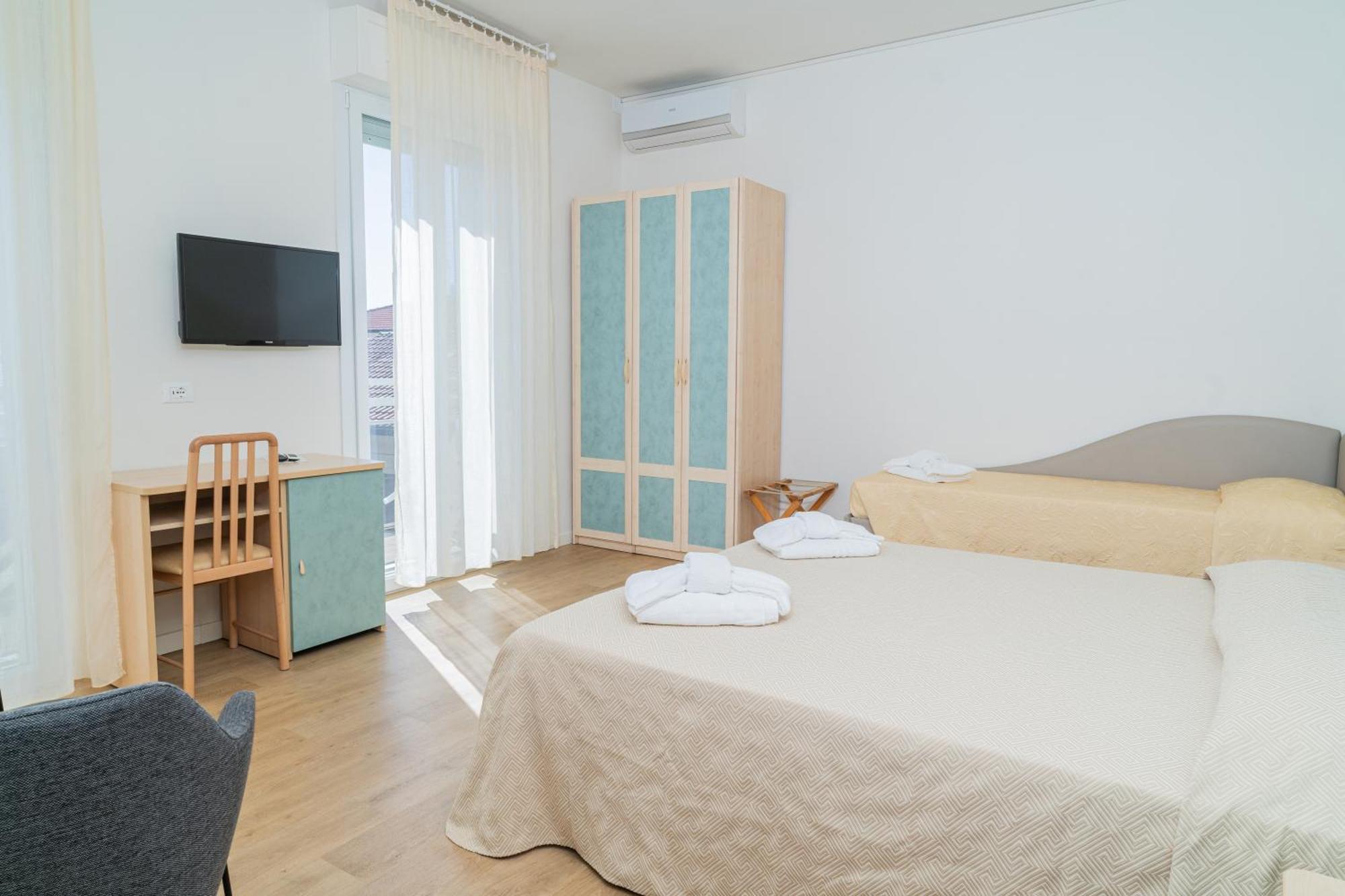 Hotel Ondina E Milazzo Cervia Ngoại thất bức ảnh